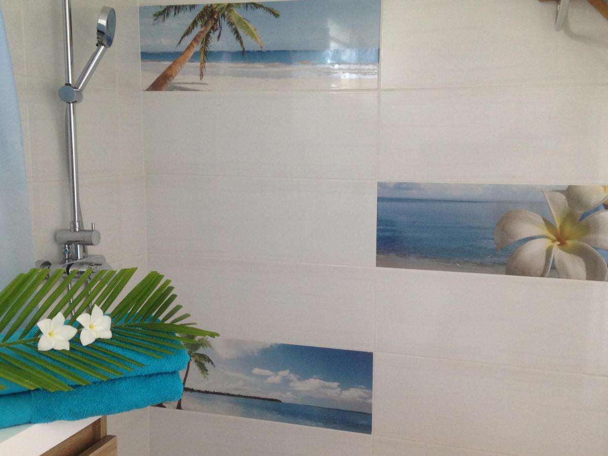 Chambre d'hôte Coeur-CoCo piscine Saint-Francois  Extérieur photo